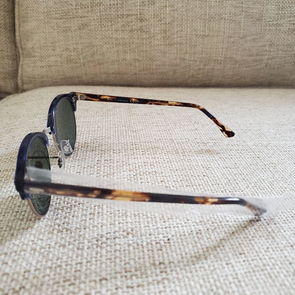 NEW: Ray-Ban 51mm Icons Clubround Phantos Sunglasses in Blue - Picture 8 of 16